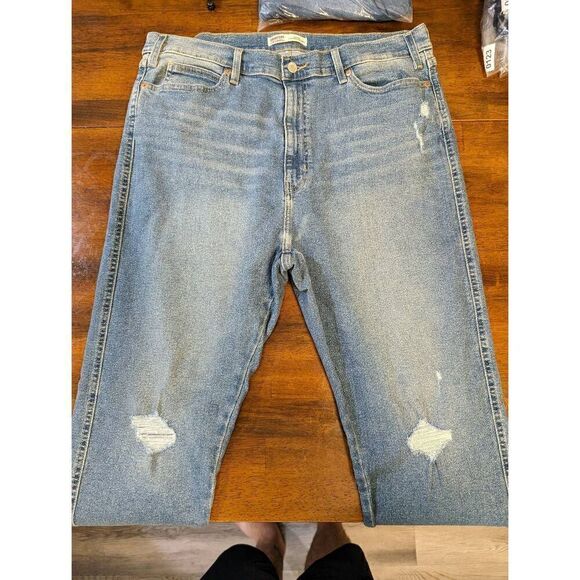 Signature by Levi Strauss Women’s Heritage High Rise Straight Distressed Blue Je - Picture 3 of 5